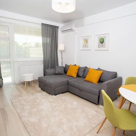Amazing Apartament With Garden Bucharest Airport Self Check-In!! オトペニ エクステリア 写真