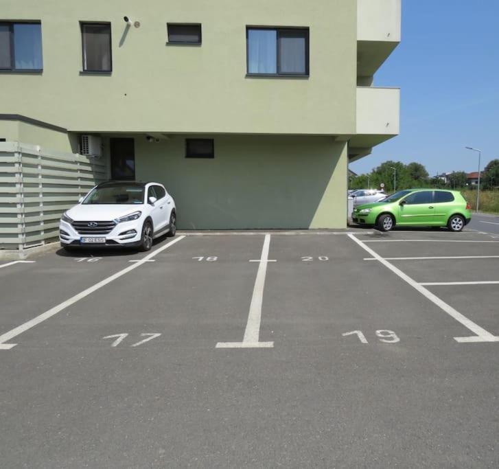 Amazing Apartament With Garden Bucharest Airport Self Check-In!! オトペニ エクステリア 写真