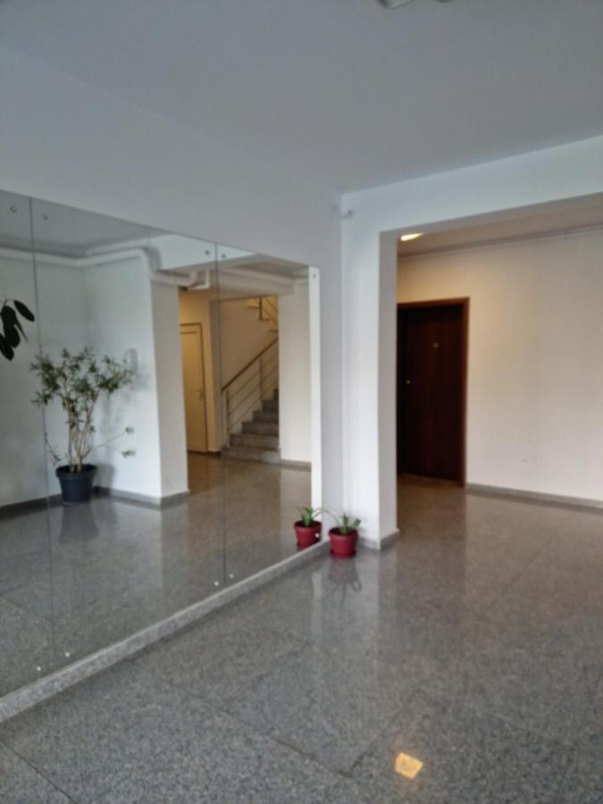 Amazing Apartament With Garden Bucharest Airport Self Check-In!! オトペニ エクステリア 写真
